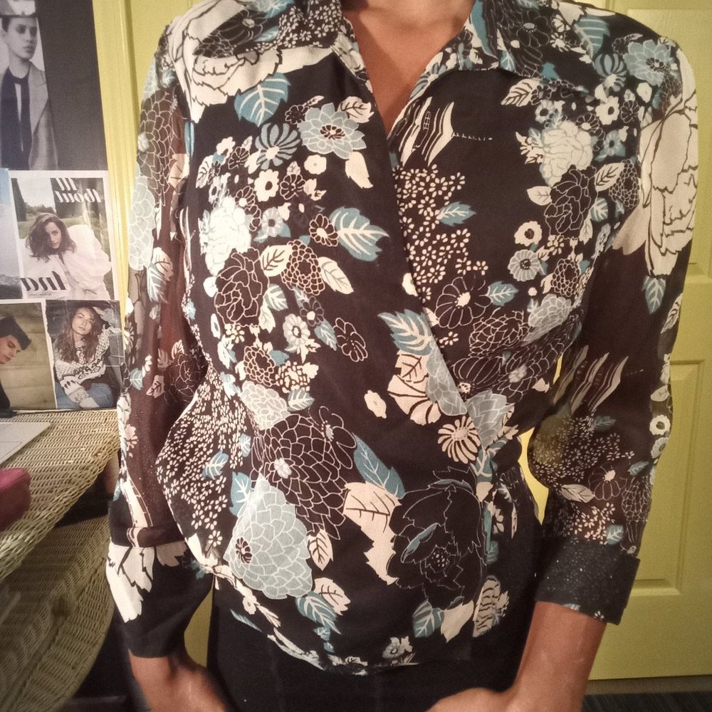 I E brand silk tie front wrap around blouse with collar.